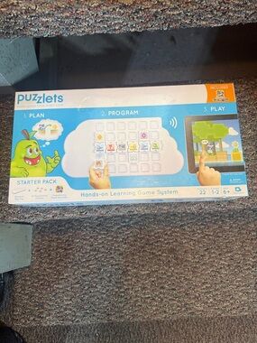 Puzzlets Starter Pack Hands-On Learning Game - Blue and White